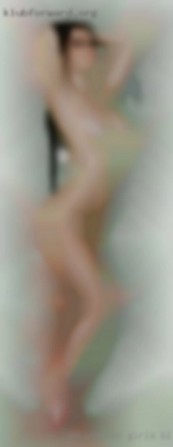 I'm looking for  girls Blythe a petite woman.